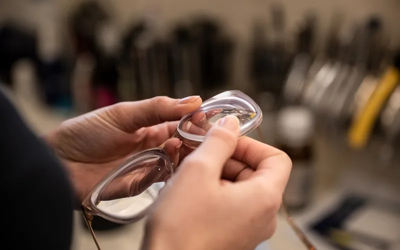 Adaptation lentilles de contact — Lamtioui Optique Fès